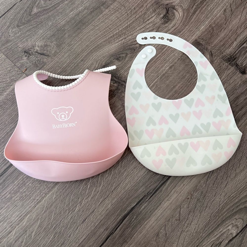 Baby Bjorn and Baby cloud silicone feeding bibs